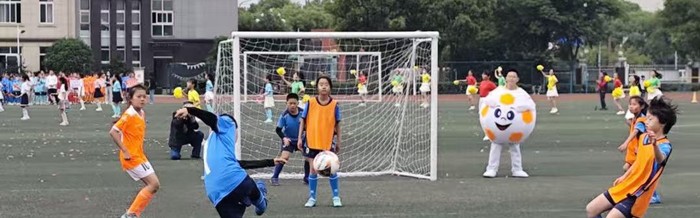 半岛体育官网-扬州两会热议足球后备人才培养：U23国足“同款苗”如何在地方“生根发芽”？|全国两会|青训|国际赛场|扬州市|校园足球_新浪体育_新浪新闻