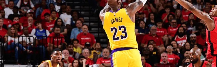 半岛体育官方网站-詹姆斯此前出战40+分钟时连续9场不胜，今日45分钟带队逆转